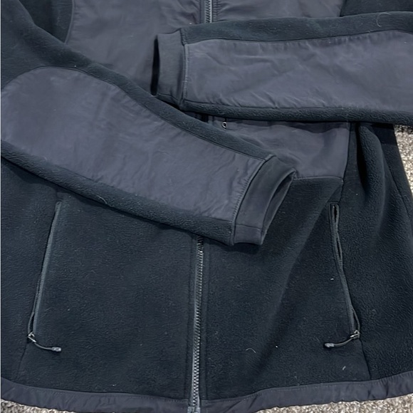 Women's Large North Face Jacket - Like New - Picture 9 of 10